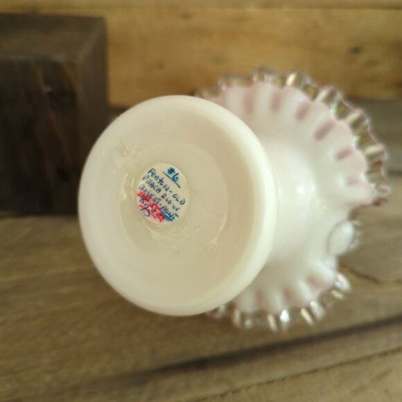 Vintage Peach Crest 7" Basket by Fenton 1940-1969 Crafted in the US - Picture 8 of 11